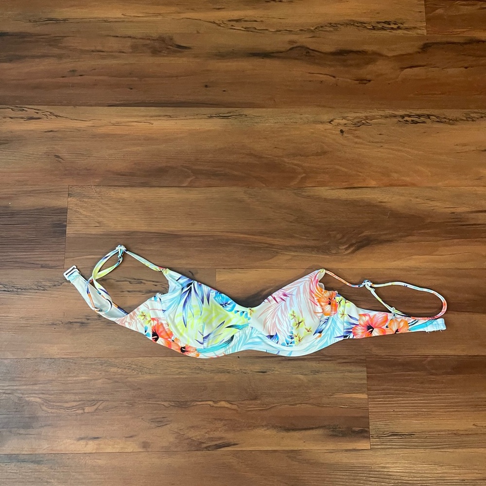 No boundaries swim top